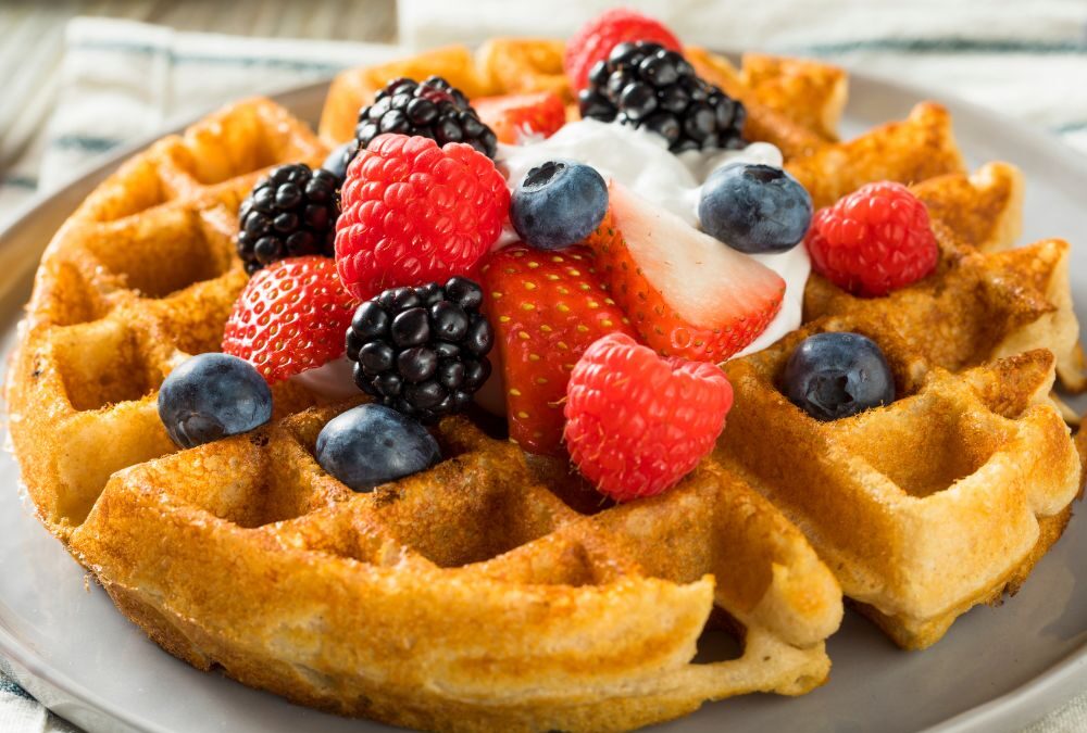 【施設情報】花畑を一望！「ボタニカル・カフェ」に春の限定スイーツが登場